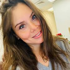 Ale Chavarria's Instagram, Twitter & Facebook