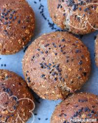 Low Carb Rezept Fur Leckere Low Carb Mini Quarkbrotchen Wenig Kohlenhydrate Und Einfach Zum Nachkoc Quarkbrotchen Wenig Kohlenhydrate Essen Ohne Kohlenhydrate
