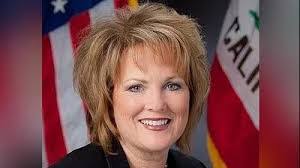 Amy Capelle's Instagram, Twitter & Facebook