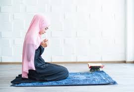 Shalat tarawih di rumah untuk mencegah penyebaran virus corona, bolehkah? Niat Dan Tata Cara Shalat Tarawih 20 Rakaat Di Rumah Kumparan Com