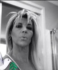 My first hairstyle after chemo and I really like it 😊