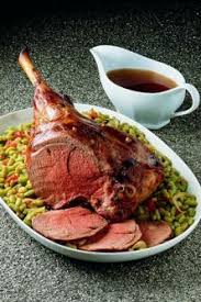 Couper le reste de la viande avec votre couteau. Recette Gigot D Agneau Aux Flageolets Larousse Cuisine