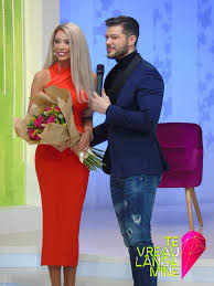 In anul 2009 pe vremea cand era la capatos, bianca era la inceputul carierei bianca dragusanu nunta. Bianca DrÄƒguÈ™anu Si Victor Slav 1 Avantaje Ro De 20 De Ani Pretuieste Femei Ca Tine