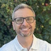 Elliot Shelton's Instagram, Twitter & Facebook