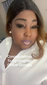 Allison Holcombe's Instagram, Twitter & Facebook