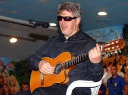 Born in greve in chianti, florence as aleandro civai, blind, baldi began playing the guitar as an autodidact while he was at the reggio emilia college for the blind. Aleandro Baldi Scrive A Pupo Sono Stufo Di Combattere Contro Chi Dice Che In Televisione Aleandro Baldi Mette Tristezza Al Pubblico Music Star S Blog