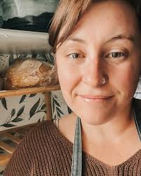 Happy New Year! 🌿 As a typical introvert, I don't show my face around here  a whole lot so if you're wondering who I am.. hello! My name is Kylie and I