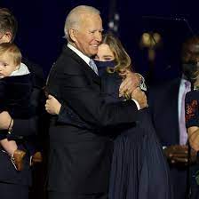 Joe biden verwekte vier kinderen uit twee huwelijken. Analyse Der Us Wahl Der Chef Heiler Ubernimmt Was Auf Joe Biden Nun Zukommt Svz De