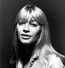 Hammering Out a Love: Mary Travers autobiography soon to be released: Bucks  County editor worked