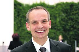 Nahe beim Chemie-Kunden • CHEManager ist das marktführende Medium für das  Management der Chemie- und Pharmaindustrie