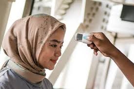 Bayi akan cenderung memiliki suhu badan atau tubuh yang lebih tinggi jika dibandingkan dengan anak yang umurnya lebih tua, ini dikarenakan oleh metabolismenya yang memang lebih cepat. Berapakah Suhu Tubuh Normal Manusia Halaman All Kompas Com