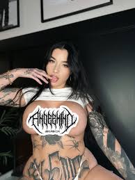 Andee on X: 👅 t.coUPgscJY7IF  X