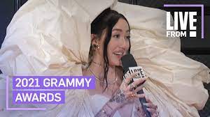 Noah Cyrus Wows In Haute Couture At 2021 Grammys E Red Carpet Award Shows Youtube