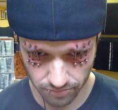 Piercings im gesicht sind leider gar nicht mein fall, vorallem diese schlimmen silberfarbenen kugeln. Extreme Piercings Tattoo Spirit