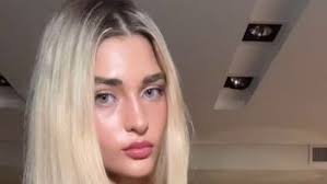 Candice Swanepoel, otra vez desnuda para una revista