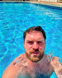 Noah Newton's Instagram, Twitter & Facebook