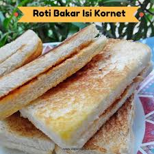 Bosan dengan perkedel telor ama kentang atau telor ama tahu,sekarang coba resep yang nikmat dan baru ini resep prekedel tahu kornet. Roti Bakar Isi Kornet Dapur Ngebut