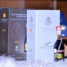 Glassa di aceto balsamico fatta in casahomemade balsamic vinegar icingcome fare in casa la glassa di aceto balsamico,facilmente ed in pochissimi minuti.ingre. Acetaia San Giacomo Aceto Balsamico Tradizionale Di Reggio Emilia Etichetta Oro Latte E Vendita Online Di Formaggi Salumi Prodotti Tipici