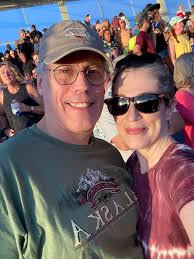 Hi! I've been in this group for a few months, but wanted to take the time  to introduce myself and my business. I'm a professional photographer for  the Knoxville area. I offer