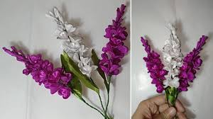Sekarang mari kita belajar membuat pom pom tersebut. Diy Tutorial Membuat Bunga Lavender Dari Pita Satin Youtube