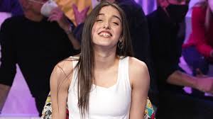 Sangiovanni e giulia stabile, ora il cantante svela tutto. Giulia Stabile Dopo Amici Vittima Di Offese Lei Replica In Modo Perfetto