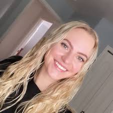 katie b♡ (@katie_bullock_)