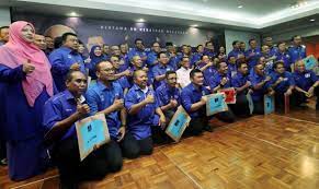 Senarai nama calon temu duga bagi jawatan pegawai tadbir gred n41 (kontrak). 17 Muka Baharu Di Pahang