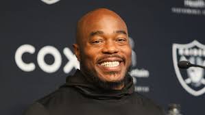 WATCH: Raiders' CB Coach Gives Great Insight Into Position, Stars