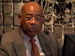 Lance Schlinz's Instagram, Twitter & Facebook