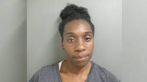 Shanta Roberson's Instagram, Twitter & Facebook