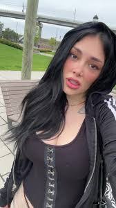 Wanda Foulks's Instagram, Twitter & Facebook