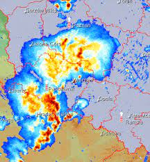 Poszczególne warunki atmosferyczne możemy sprawdzić wybierając zakładkę w prawym górnym rogu mapy radarowej. Niezbednik Poznaniaka Sprawdzania Aktualnej Pogody Gdzie Jest Burza Deszcz Czas Na Poznan