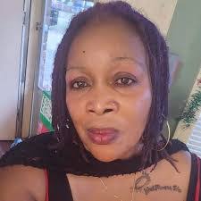 Carlotta Brooks's Instagram, Twitter & Facebook