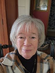 Polly Stokes's Instagram, Twitter & Facebook