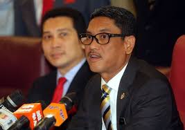 Ahmad faizal azumu dilantik menteri besar perak. Datuk Seri Ahmad Faizal Azumu Inikan Bola