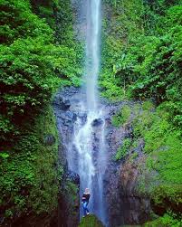 Ditemukan pada tahun 1990an dan pada saat ini hampir tidak ada orang yang mengujungi air terjun ini. Selain Kebun Jolong Deretan Air Terjun Di Pati Ini Bisa Dijelajahi