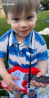 Night class! 🌙🎤😊🎶🕺 jessgosian 원 S 温温ス у Feist FeistPe.. Pe..  @singersandshakers Barrett Trout Trout