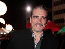 Manuel Navarro recordó su trayectoria actoral y comparó la industria  teatral de España y Colombia