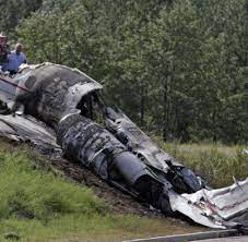 Lose three of your friends and almost die? Fatal Plane Crash Travis Barker And Dj Am To Make Sound Recovery Welt