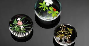 We did not find results for: Art Frozen In Glass Exquisite Paperweights Cbs News