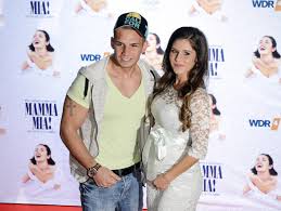 (c) 2011 universal music domestic pop, a division of universal music gmbh. Sarah Und Pietro Ihr Baby Ist Noch Immer Im Krankenhaus