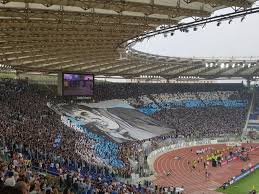 Our documentary, 'forza roma', follows five devoted roma fans and reveals why the club's derby against lazio is one of the most emotional and dramatic in. Derby Tensione A Ponte Milvio Per Il Ricordo Di Diabolik Insulti Antisemiti E Fumogeni Contro La Polizia