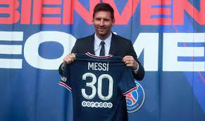 Lionel messi, la star du barça, n'a pas prolongé son contrat au sein du club catalan. Jm5dhtksovegem