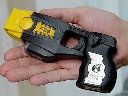 Der test läuft bis ende des jahres, danach soll entschieden werden, ob und wie die geräte weiter eingesetzt werden. Nach Testphase Polizei Verwendet Ab 1 Juli Taser Im Regelbetrieb Wien Aktuell Vienna At