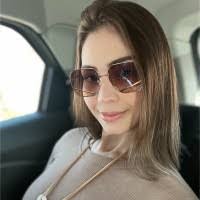 Genevieve Gallo's Instagram, Twitter & Facebook