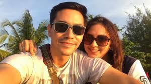 Serunya Liburan Donna Agnesia dan Darius Sinathrya, Bermesraan di Pulau  Dewata : Okezone Travel