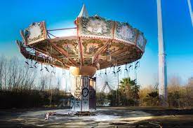 The former six flags new orleans theme park in louisiana has been abandoned since hurricane katrina struck in 2005. Eerie Photos Of Still Abandoned Six Flags Following Hurricane Katrina New York Daily News