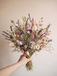 You will have a cheaper and easier time picking a flower that's in season. Mariage Champetre 21 Bouquets Vus Sur Pinterest In 2021 Wildflower Wedding Bouquet Spring Flower Bouquet Dried Flower Bouquet