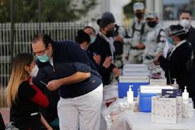 Casos, muertes y vacunas aplicadas en méxico. Astrazeneca Mexico Anuncia Que Iniciara La Vacunacion Contra El Coronavirus Para Adultos Mayores El 14 De Febrero El Pais Mexico