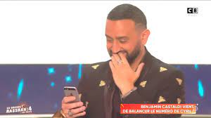 Jusque là rien d'incroyable, si ce n'est que la régie a malencontreusement affiché son numéro de téléphone en. Le Numero De Portable De Cyril Hanouna Devoile Dans La Grande Rassrah 4 Programme Tv